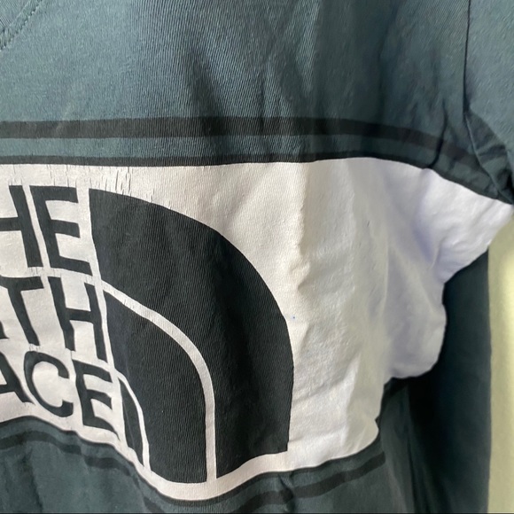 The North Face Women’s V Neck Tee Shirt - Picture 4 of 7